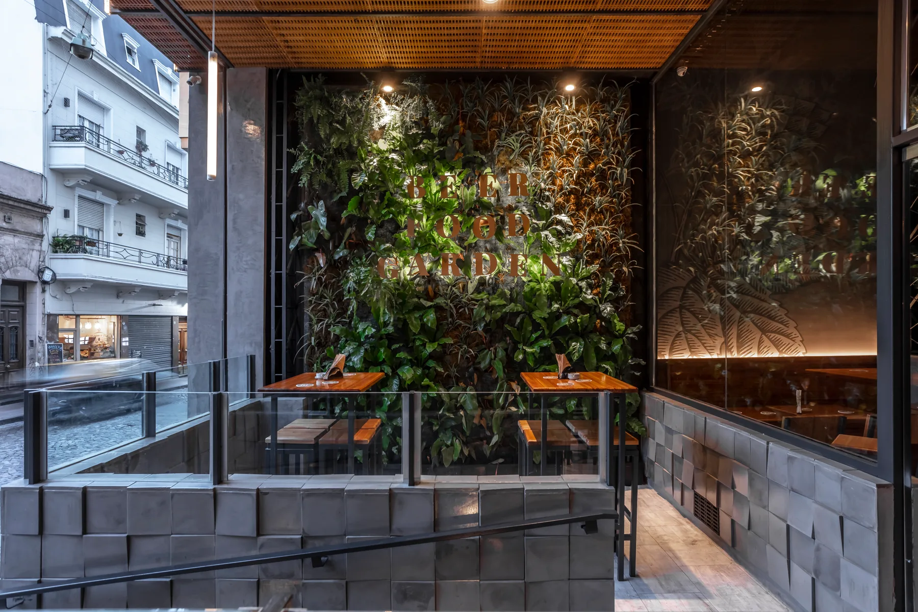 The Nim Bar — foto 17
